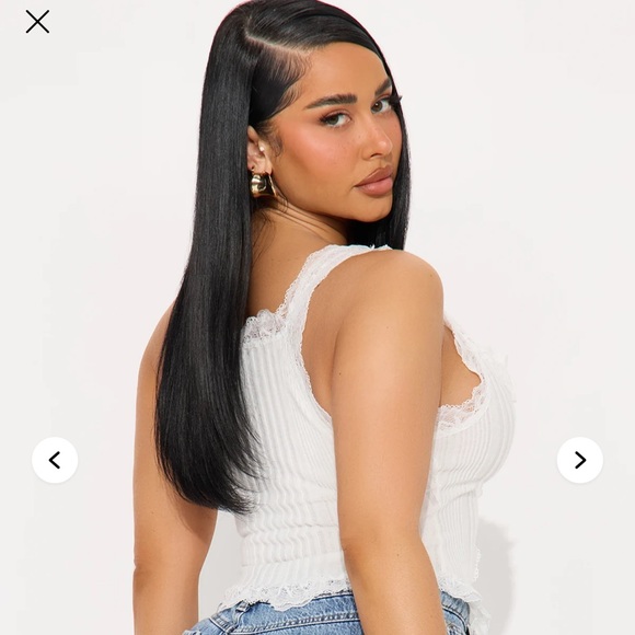 Fashion Nova• top🤍 - Picture 2 of 4